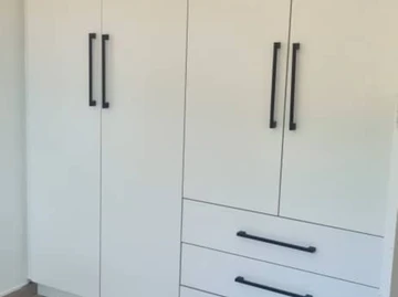 4 Bedroom Flat & Apartment