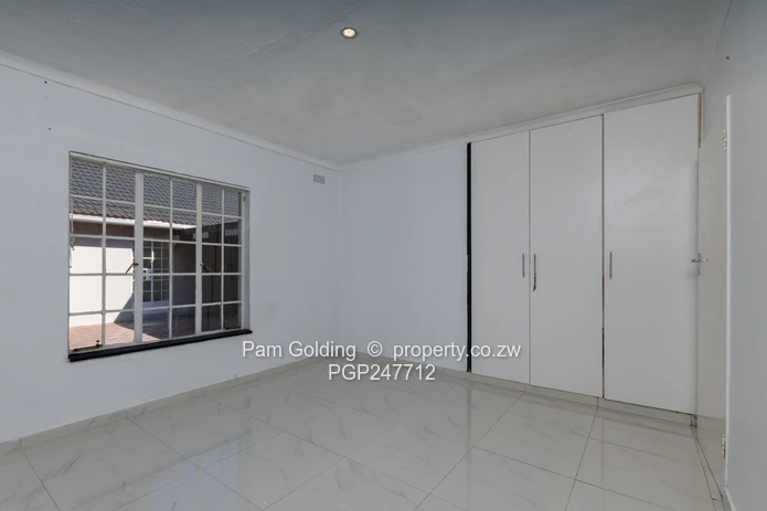 4 bedroomed house to let  ,Folyjon Crescent Glen Lorne