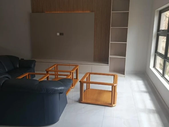 3 Bedroom Flat & Apartment