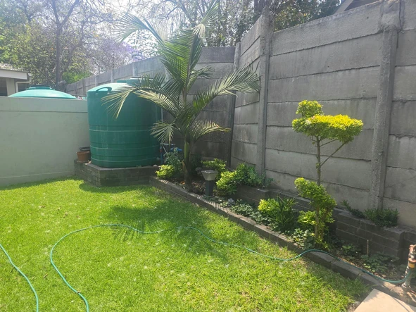 2 Bedroom Flat & Apartment