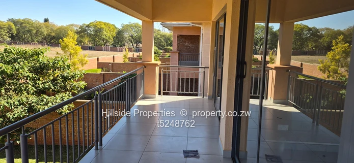 4 bed apartment in the heart of Vinona borrowdale  (Sole Mandate)