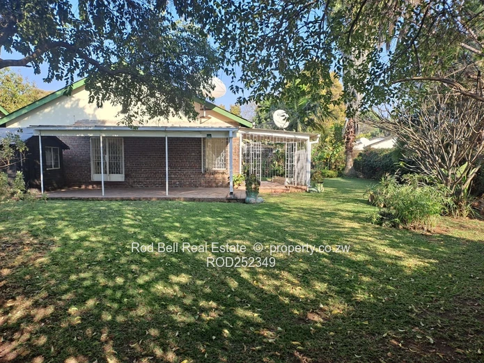 Neat 3-bedroom townhouse in well-established complex