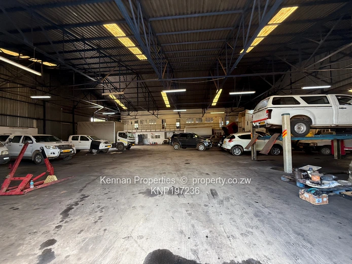 Warehouse with multiple facilities available 