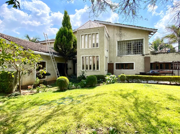 6 Bedroom House