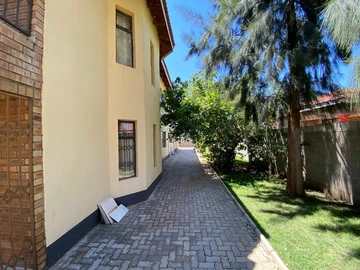 6 Bedroom House