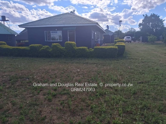 Kadoma Sabona bona plot for sale