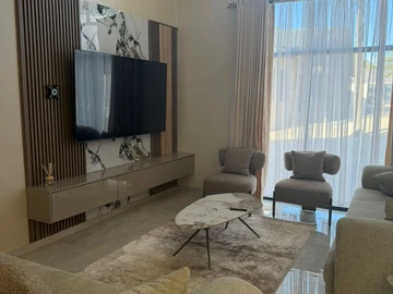 4 Bedroom Garden Flat
