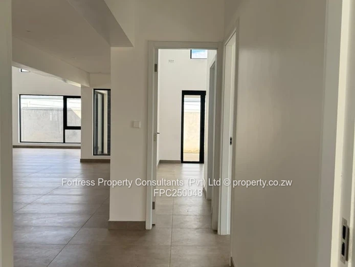 Borrowdale West 4-Bed: Loft, Covered Patio & very secure