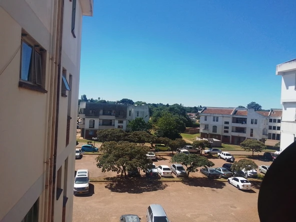 2 Bedroom Flat & Apartment