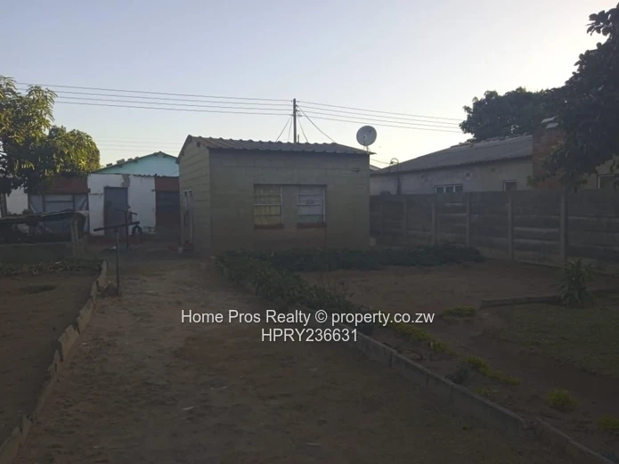 Zengeza 1-Bed Core House - Garden, Fenced Yard, Municipal Water (Sole Mandate)