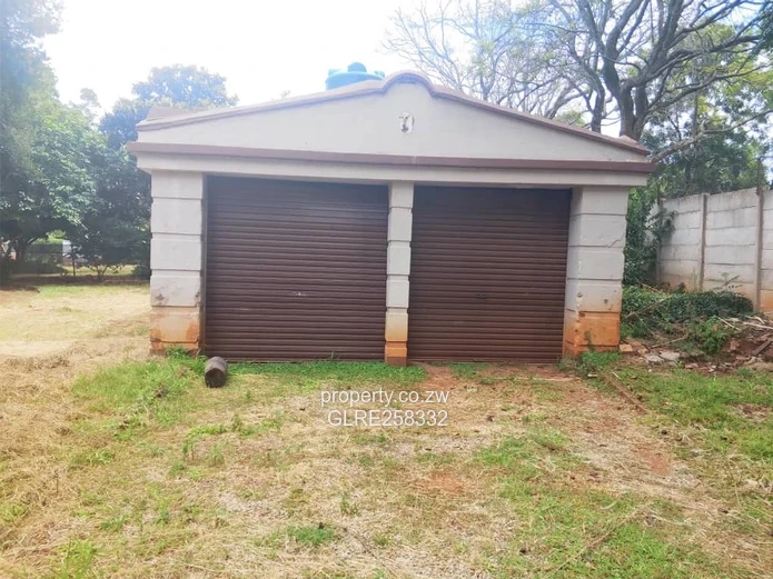 Greystone Park 3-Bed House on 2,600m² — Borehole & Tank
