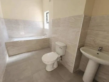 2 Bedroom Flat & Apartment