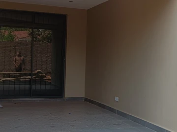 3 Bedroom Flat & Apartment