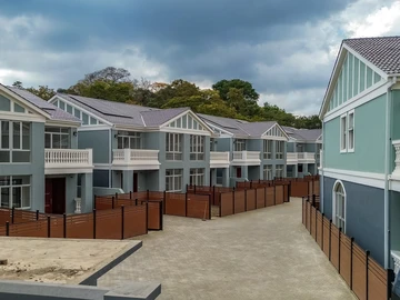 18 Unit Townhouse Complex
