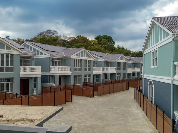 18 Unit Townhouse Complex