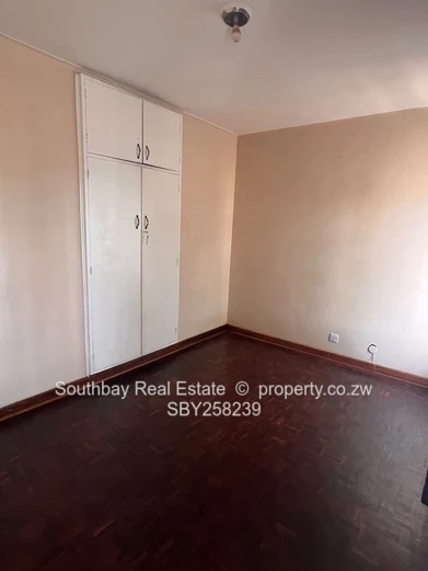 2 Bed Flat To Let 