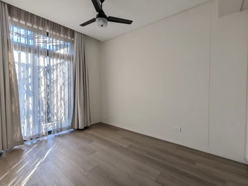2 Bedroom Flat & Apartment