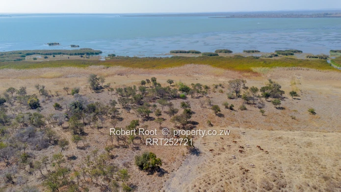1.56ha at Darwendale with Lake View