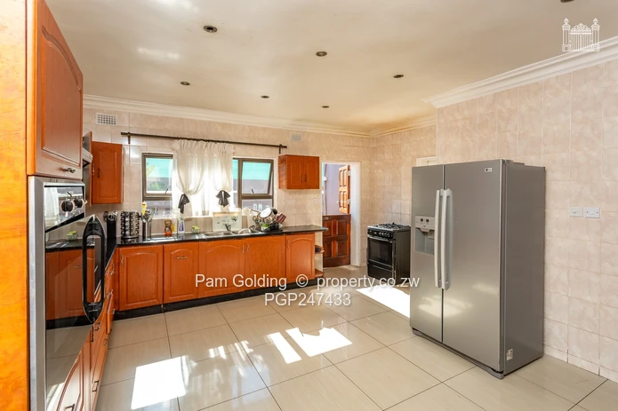 4 Bedroom House for Sale in Borrowdale Brooke (Sole Mandate)