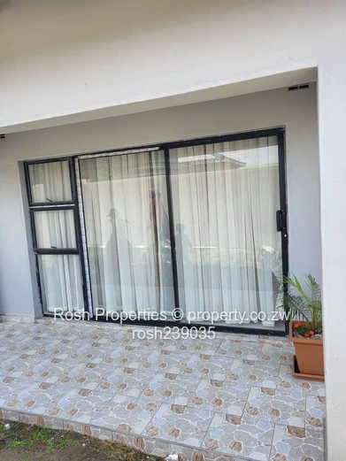 Modern 5-Bed Home on 1000m² in Zimre Park — Borehole