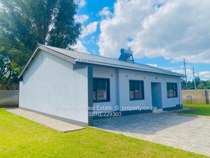 3 Bedroomed Hillside Bualwayo Townhouse for Sale