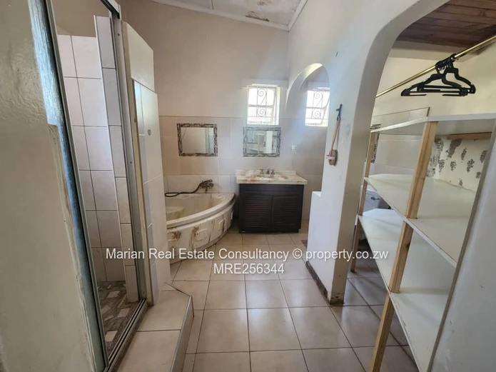 Glengarry Commercial Property For Rent 