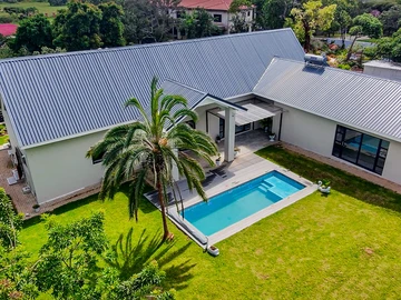 6 Bedroom House