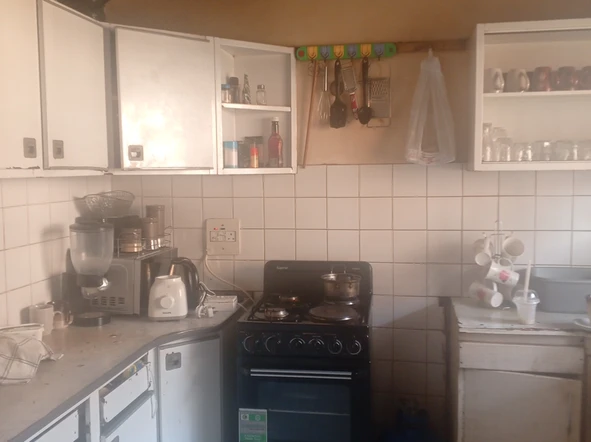 2 Bedroom Flat & Apartment