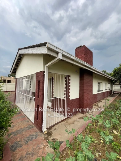 BARGAIN! Solid House in a Serene Neighborhood! (Sole Mandate)