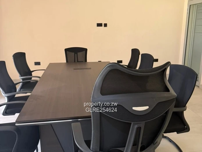 Modern Milton Park Office with Training Room, Pool & Borehole