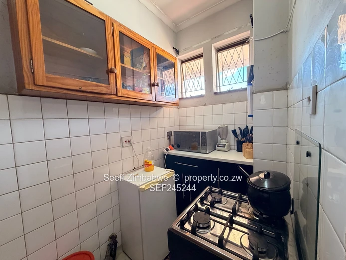2 bed flat at Eastview Gardens- Ngezi