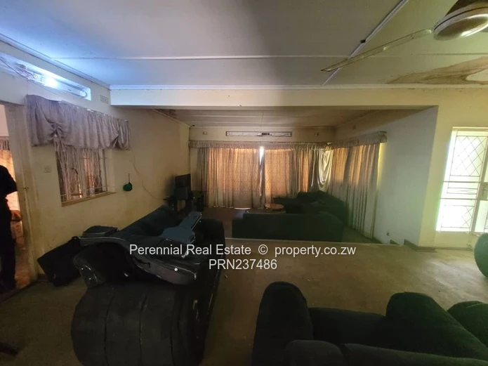 Property for Sale – Mashumavale, Kadoma