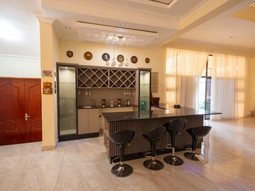 7 Bedroom House