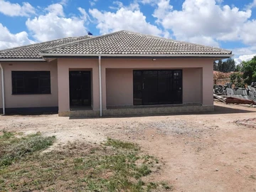 Spacious 4-Bedroom Home in Shortstone, Waterfalls with Borehole