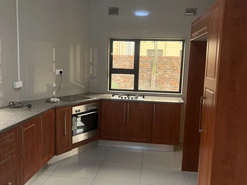 3 Bedroom Flat & Apartment