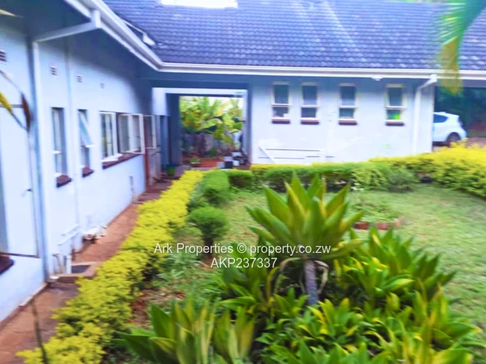 4 Bedroomed House In Brooke For Rent