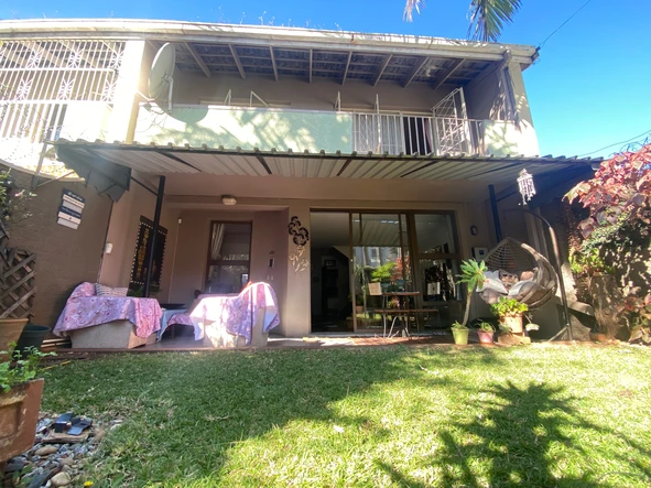 FURNISHED - Cosy 2 Bedroom Duplex Garden Flat 