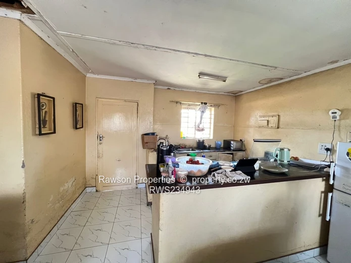 Meyrick Park 2 Bedroom Flat For Sale (Sole Mandate)