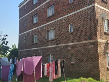 2 Bedroom Flat & Apartment