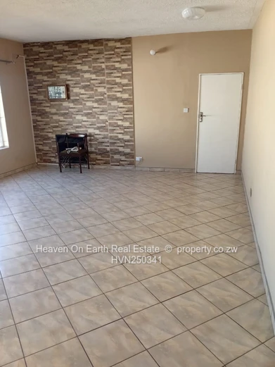 Double storey house and cottage to let  (Sole Mandate)