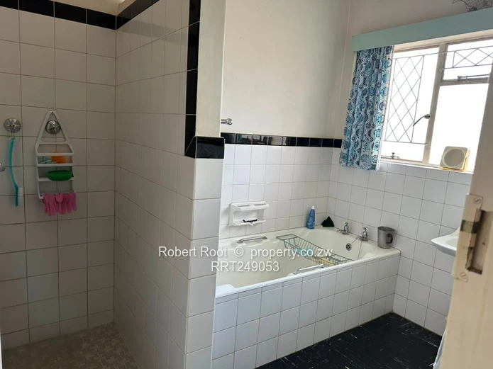  Spacious Family Home with Excellent Potential (Sole Mandate)