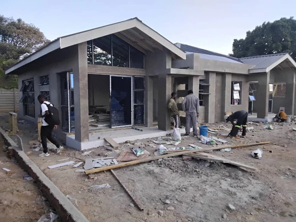 4 Bedroom Flat & Apartment