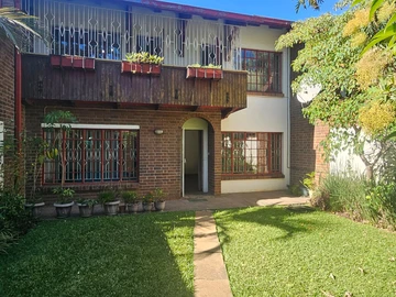 Upper Avenues,  Townhouse.