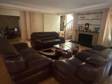 6 Bedroom House