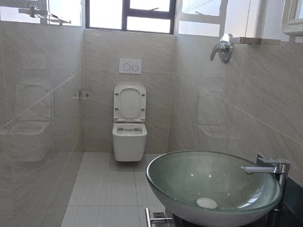 2 Bedroom Flat & Apartment