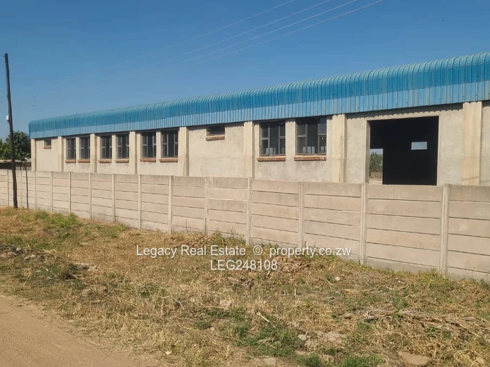 Commercial Warehouse With High Roof Clearance For Sale