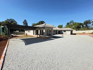 Exquisite 3bedrooms~[main ensuite]Garden flat in Greyston Park