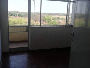 2 Bedroom Flat & Apartment