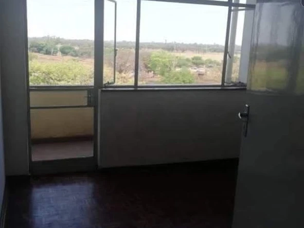 2 Bedroom Flat & Apartment