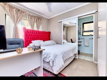 3 Bedroom Flat & Apartment